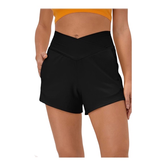 HALARA Pants - Halara Patitoff Flow Pet Hair Resistant Crossover Black Ribbed Shorts 4"
